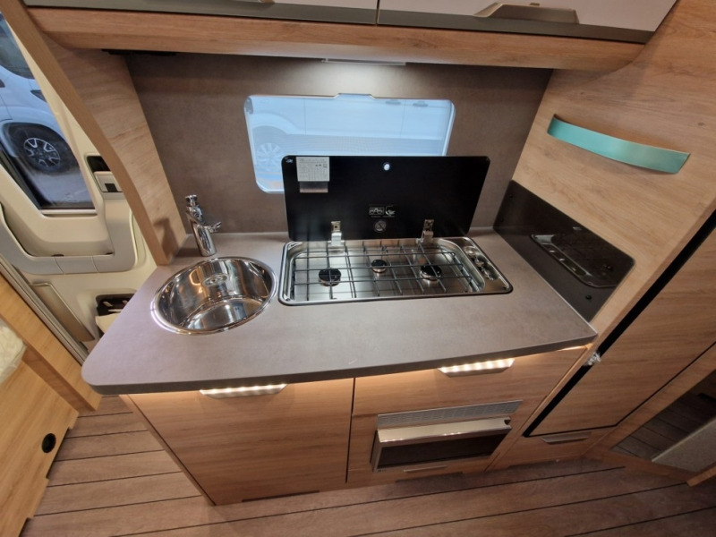 Jaunā Dzīvojamais treileris Knaus Sudwind 500 QDK 60° Years: foto 7 Jaunā Dzīvojamais treileris Knaus Sudwind 500 QDK 60° Years: foto 7