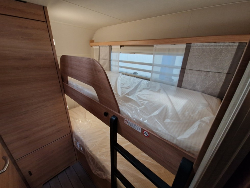 Jaunā Dzīvojamais treileris Knaus Sudwind 500 QDK 60° Years: foto 8 Jaunā Dzīvojamais treileris Knaus Sudwind 500 QDK 60° Years: foto 8