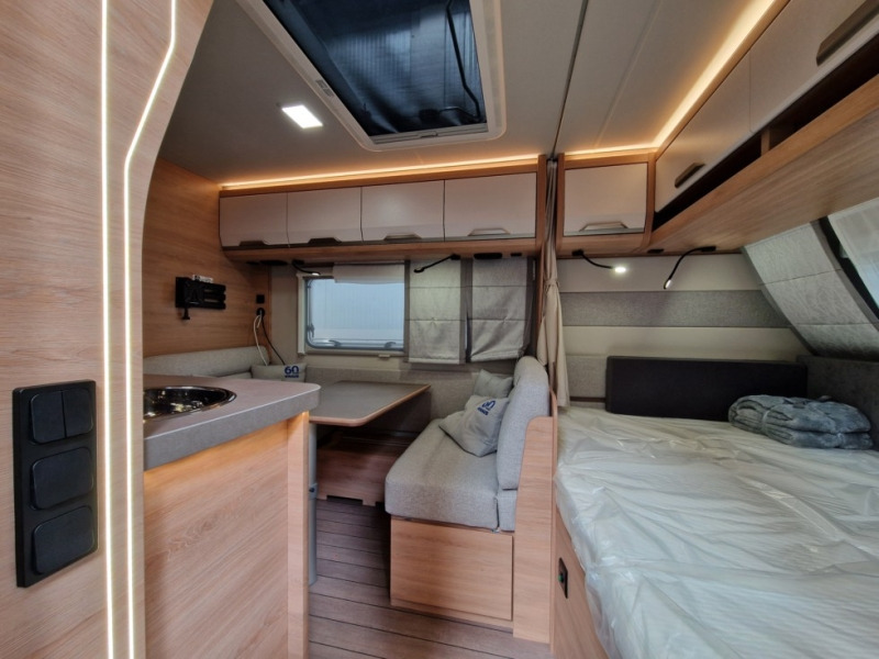 Knaus Sudwind 500 QDK 60° Years - Dzīvojamais treileris: foto 3 Knaus Sudwind 500 QDK 60° Years - Dzīvojamais treileris: foto 3
