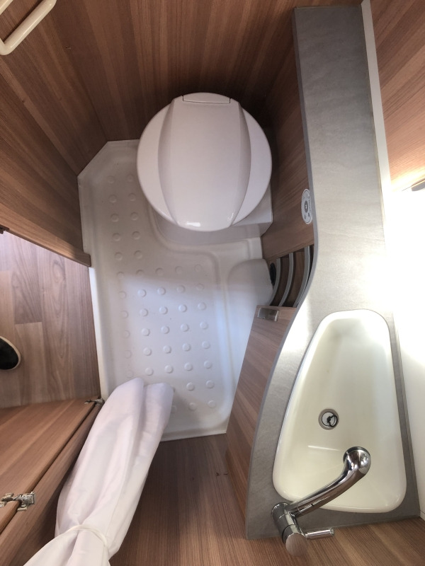 WEINSBERG CARAONE 480 EU - Dzīvojamais treileris: foto 5 WEINSBERG CARAONE 480 EU - Dzīvojamais treileris: foto 5