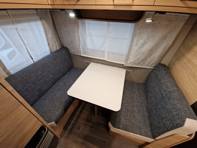 Weinsberg CaraOne 420 QD - Dzīvojamais treileris: foto 5 Weinsberg CaraOne 420 QD - Dzīvojamais treileris: foto 5