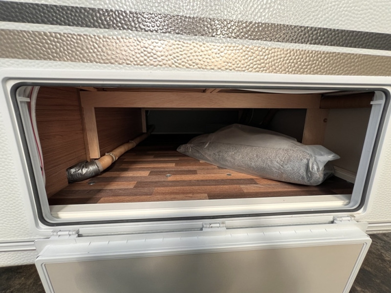 Weinsberg CaraOne 480 QDK - Dzīvojamais treileris: foto 3 Weinsberg CaraOne 480 QDK - Dzīvojamais treileris: foto 3