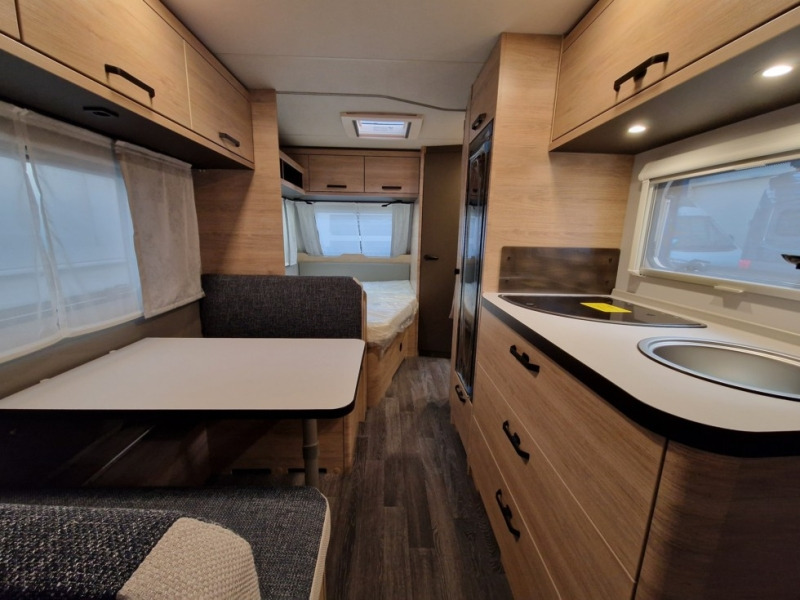 Weinsberg CaraOne 500 FDK - Dzīvojamais treileris: foto 5 Weinsberg CaraOne 500 FDK - Dzīvojamais treileris: foto 5