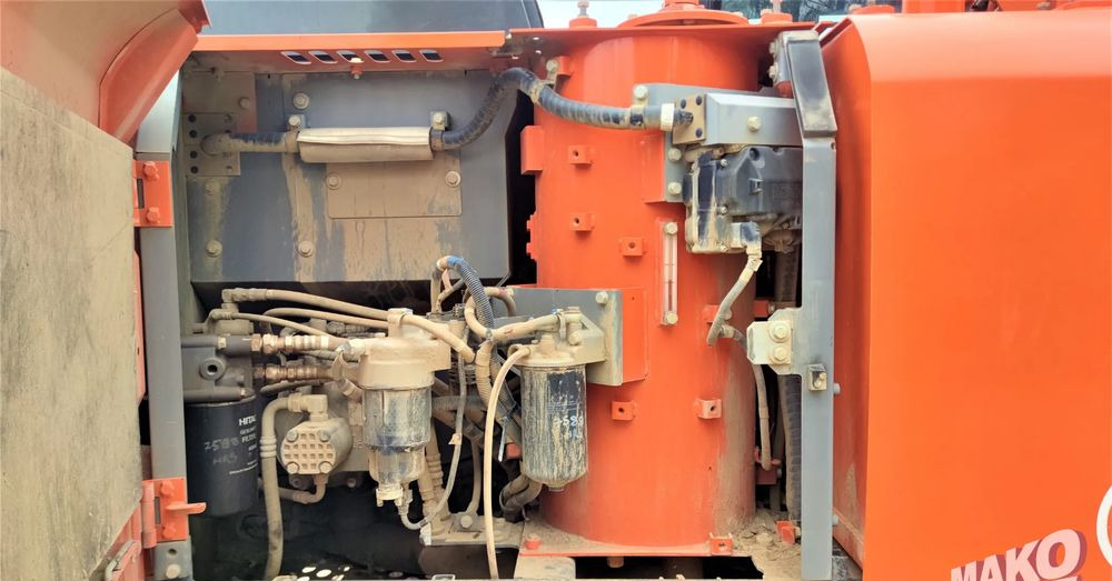 Kāpurķēžu ekskavators Hitachi ZX130 LCN-6: foto 9