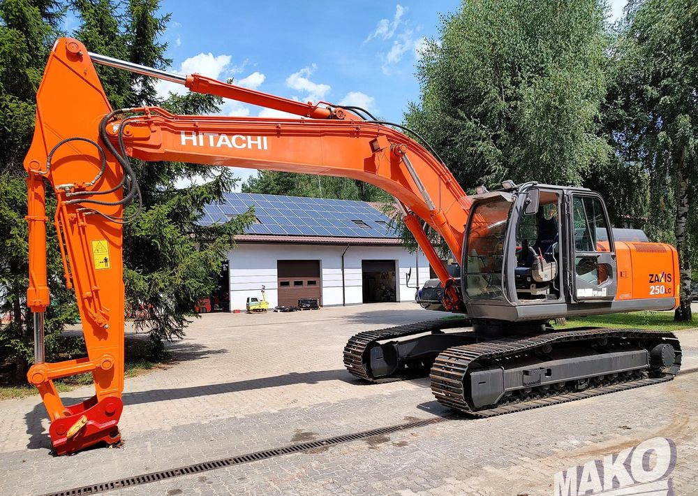 Hitachi ZX250 LCN-3 - Kāpurķēžu ekskavators: foto 1 Hitachi ZX250 LCN-3 - Kāpurķēžu ekskavators: foto 1