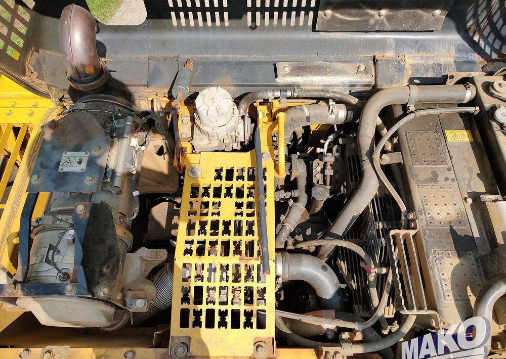 Kāpurķēžu ekskavators Komatsu PC240 LC-10: foto 12