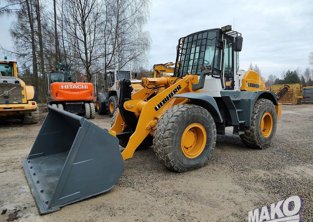 Liebherr L534 - Riteņu iekrāvējs: foto 1 Liebherr L534 - Riteņu iekrāvējs: foto 1