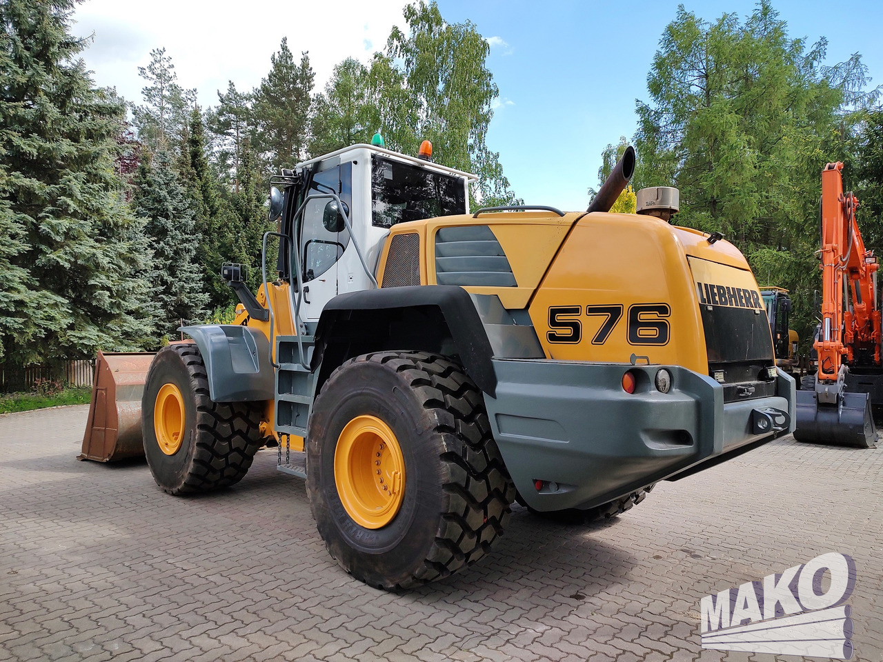 Liebherr L576 - Riteņu iekrāvējs: foto 1 Liebherr L576 - Riteņu iekrāvējs: foto 1