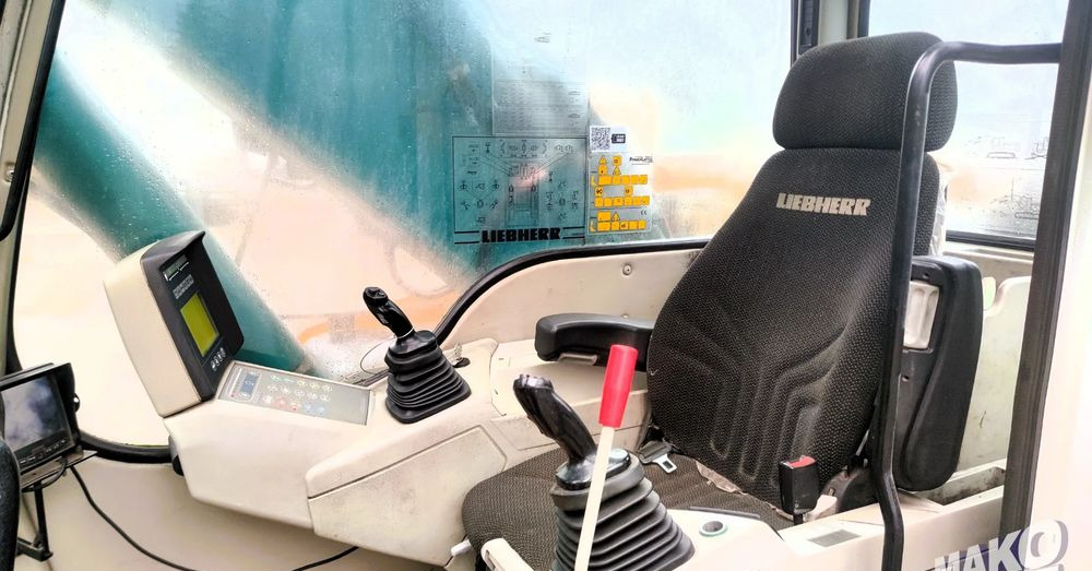 Kāpurķēžu ekskavators Liebherr R906 LC: foto 9