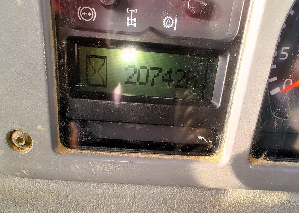 Bezceļu pašizgāzējs Volvo A40E: foto 7