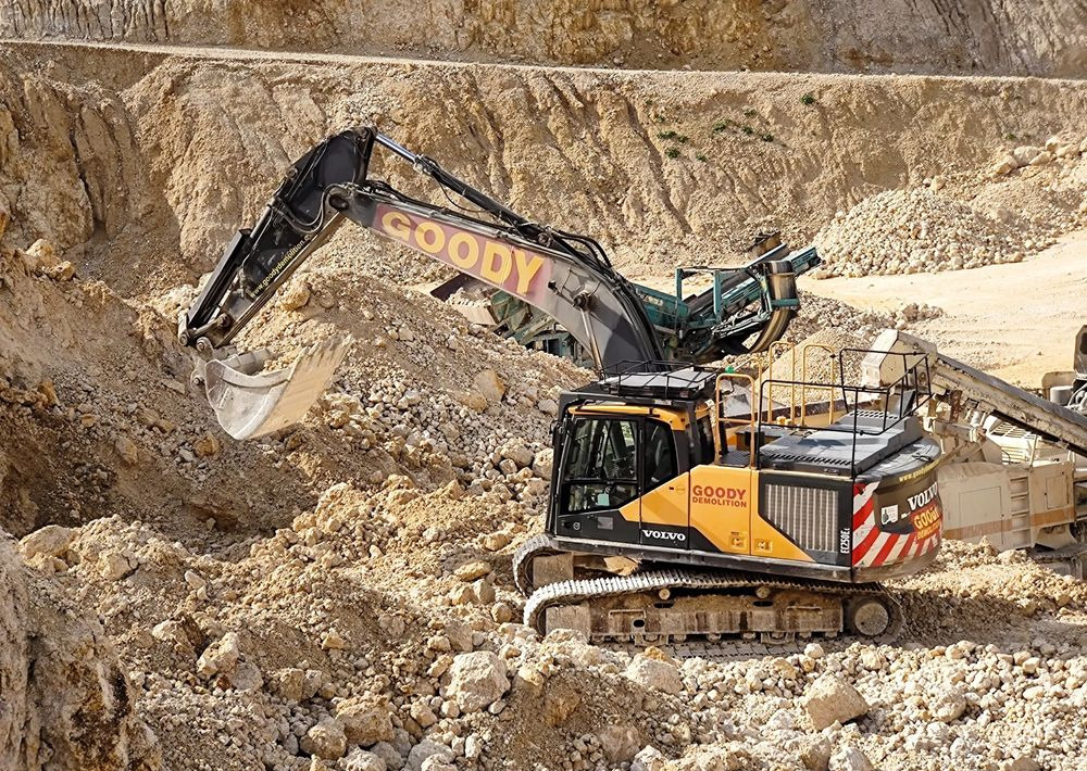 Volvo EC 250 EL - Kāpurķēžu ekskavators: foto 1 Volvo EC 250 EL - Kāpurķēžu ekskavators: foto 1