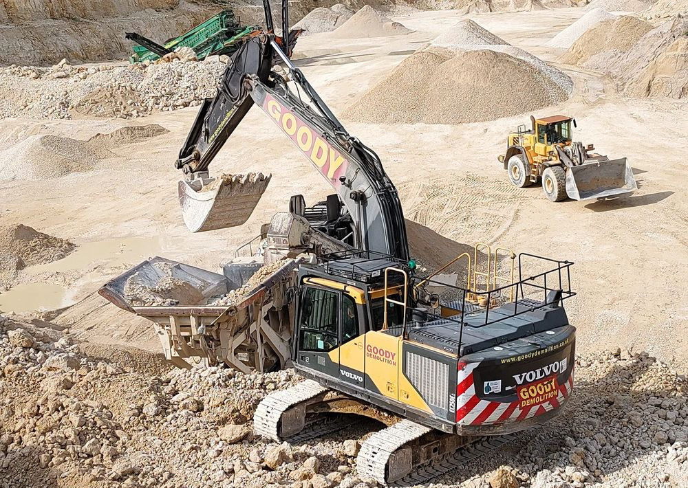 Volvo EC 250 EL - Kāpurķēžu ekskavators: foto 3 Volvo EC 250 EL - Kāpurķēžu ekskavators: foto 3