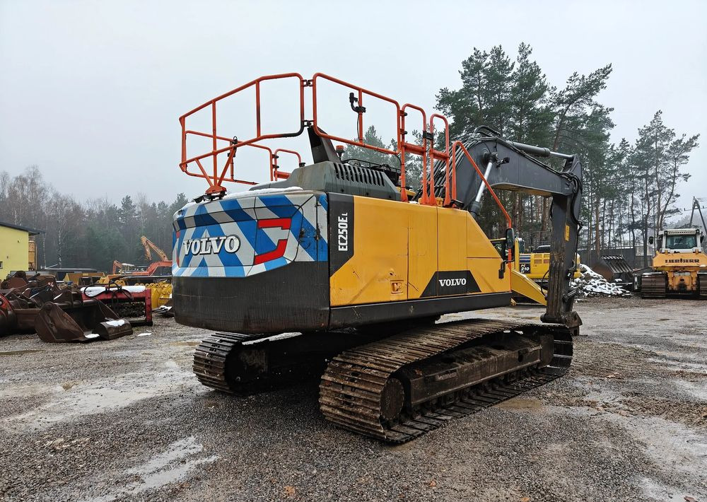 Volvo EC250EL - Kāpurķēžu ekskavators: foto 5 Volvo EC250EL - Kāpurķēžu ekskavators: foto 5