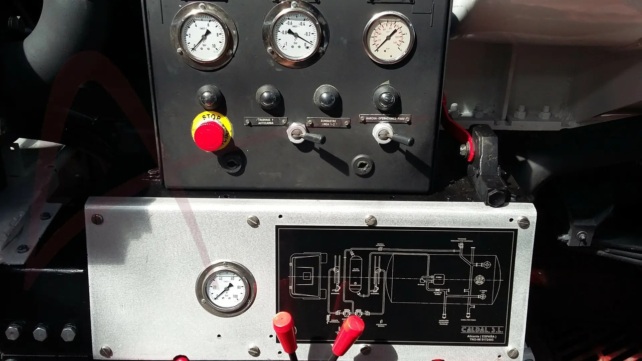 AVGAS B-100 - Autocisterna: foto 5 AVGAS B-100 - Autocisterna: foto 5