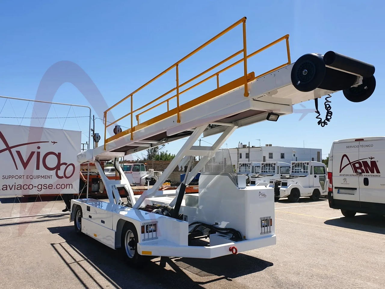 CHARLATTE CBL2000D - Lidmašīnas lentes konveijers: foto 1 CHARLATTE CBL2000D - Lidmašīnas lentes konveijers: foto 1