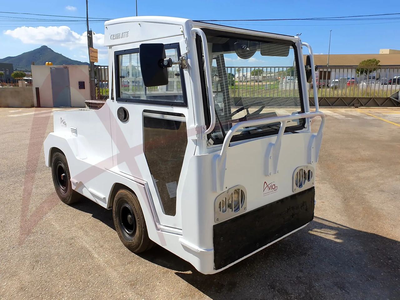 CHARLATTE TE.225 - Bagāžas vilcējs: foto 1 CHARLATTE TE.225 - Bagāžas vilcējs: foto 1