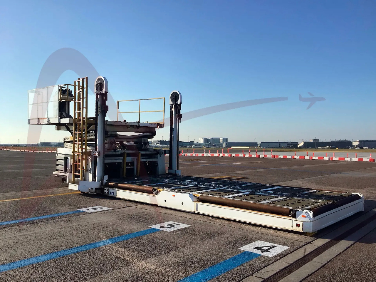 FMC COMMANDER 30H - Konteineru/ Palešu iekrāvējs: foto 1 FMC COMMANDER 30H - Konteineru/ Palešu iekrāvējs: foto 1