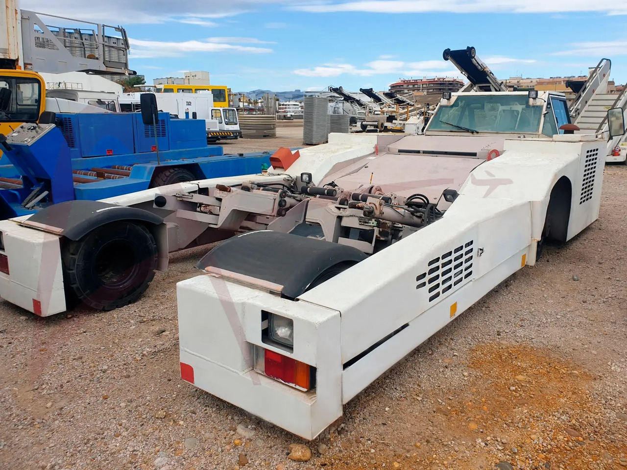 FMC PTS 3-R - Lidmašīnu vilcējs: foto 2 FMC PTS 3-R - Lidmašīnu vilcējs: foto 2