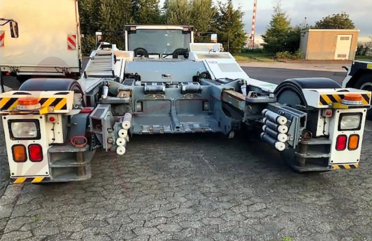 GOLDHOFER AST-2F 400 - Lidmašīnu vilcējs: foto 2 GOLDHOFER AST-2F 400 - Lidmašīnu vilcējs: foto 2