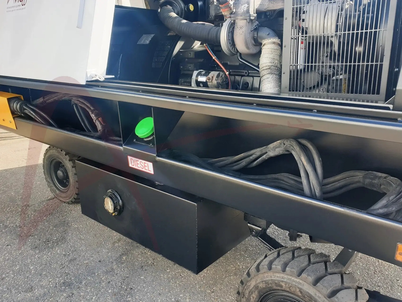 HOUCHIN C690 28 - Virszemes elektrobarošanas avots: foto 3 HOUCHIN C690 28 - Virszemes elektrobarošanas avots: foto 3