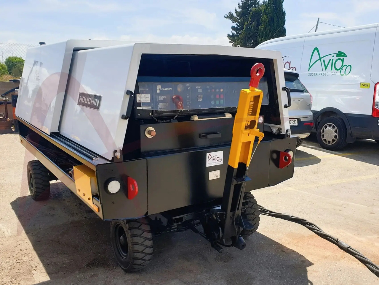 HOUCHIN C690 28 - Virszemes elektrobarošanas avots: foto 2 HOUCHIN C690 28 - Virszemes elektrobarošanas avots: foto 2