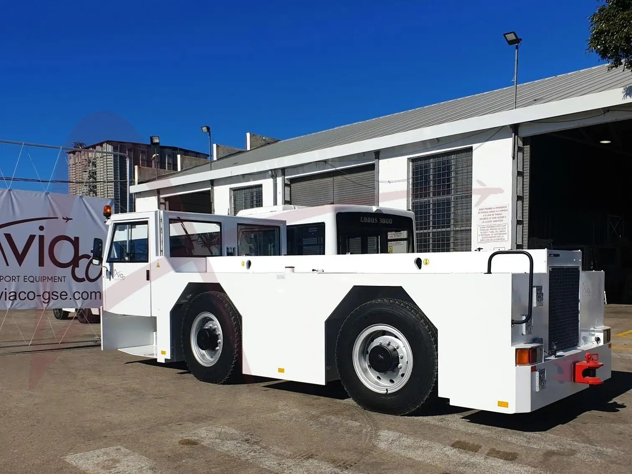 SCHOPF F180 - Lidmašīnu vilcējs: foto 2 SCHOPF F180 - Lidmašīnu vilcējs: foto 2