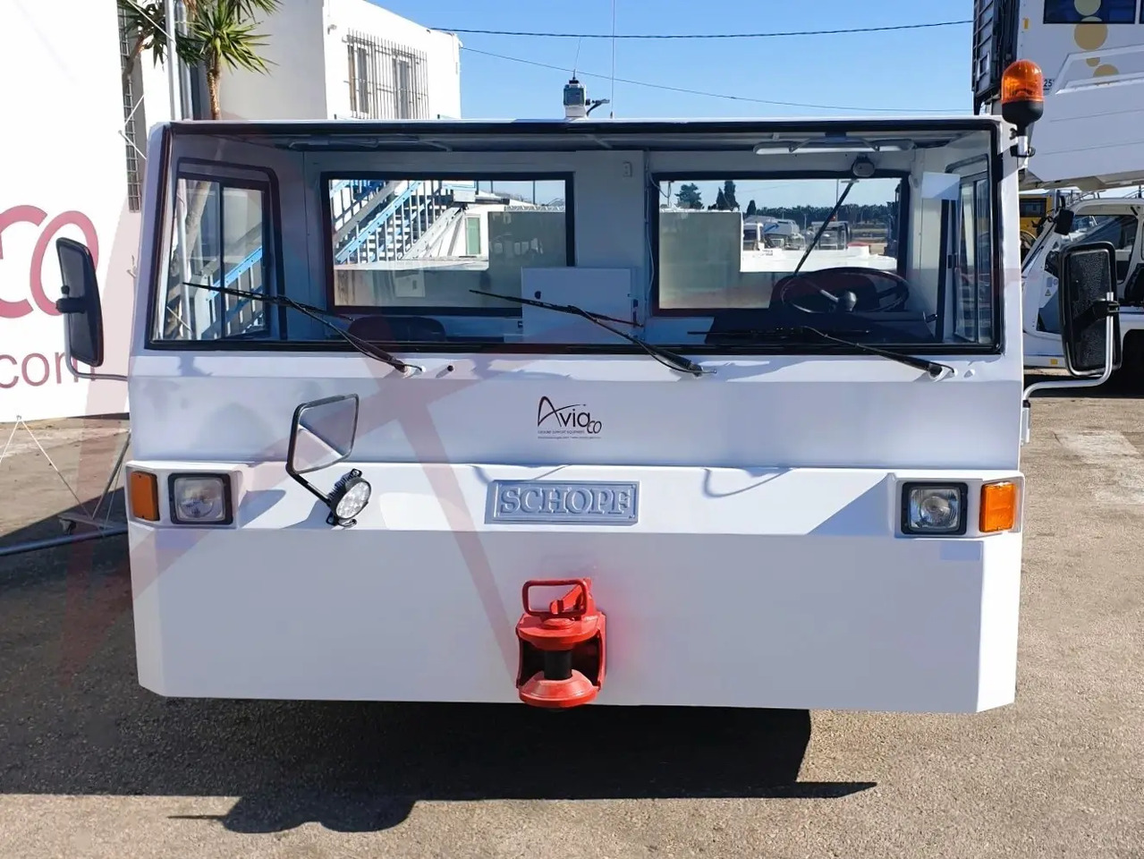 SCHOPF F180 - Lidmašīnu vilcējs: foto 4 SCHOPF F180 - Lidmašīnu vilcējs: foto 4