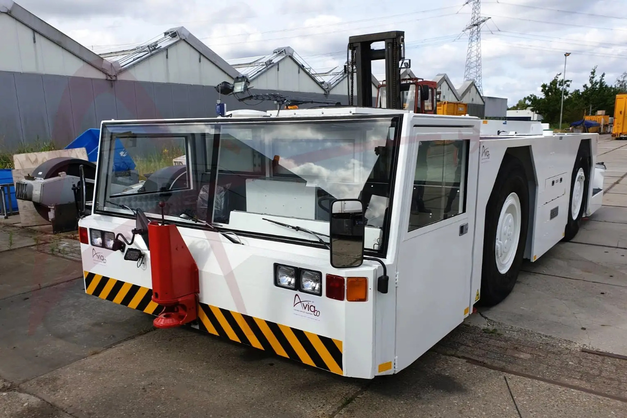 SCHOPF F396E - Lidmašīnu vilcējs: foto 5 SCHOPF F396E - Lidmašīnu vilcējs: foto 5