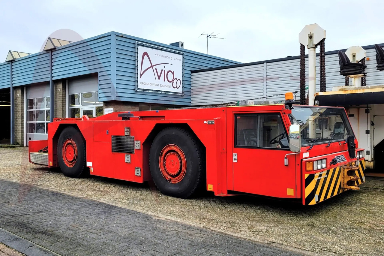 SCHOPF F396P - Lidmašīnu vilcējs: foto 1 SCHOPF F396P - Lidmašīnu vilcējs: foto 1