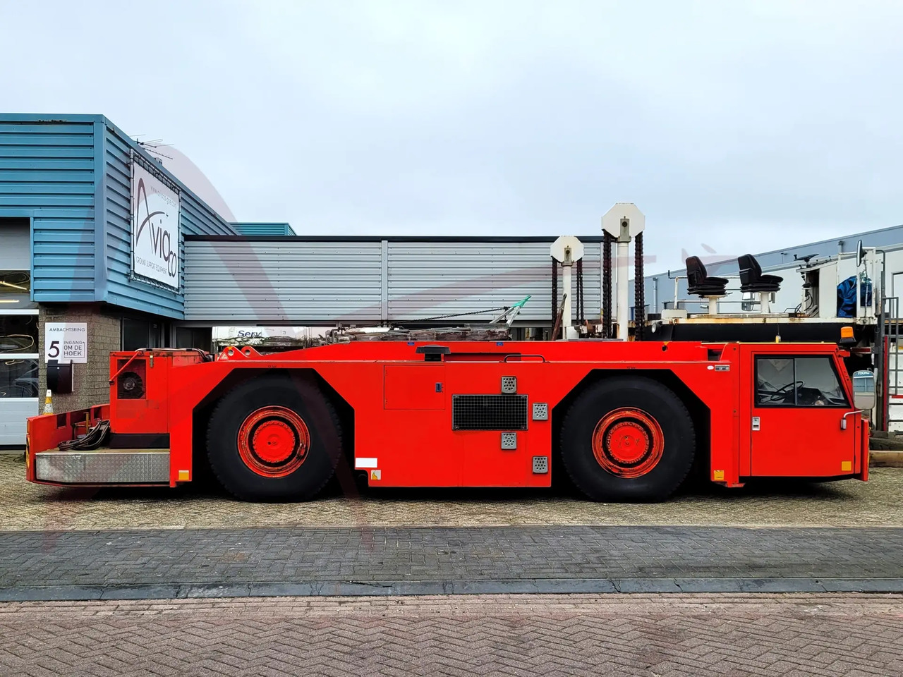 SCHOPF F396P - Lidmašīnu vilcējs: foto 3 SCHOPF F396P - Lidmašīnu vilcējs: foto 3