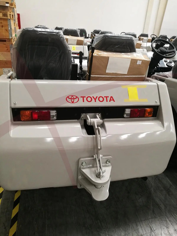 TOYOTA 52-2TD-25 - Bagāžas vilcējs: foto 3 TOYOTA 52-2TD-25 - Bagāžas vilcējs: foto 3