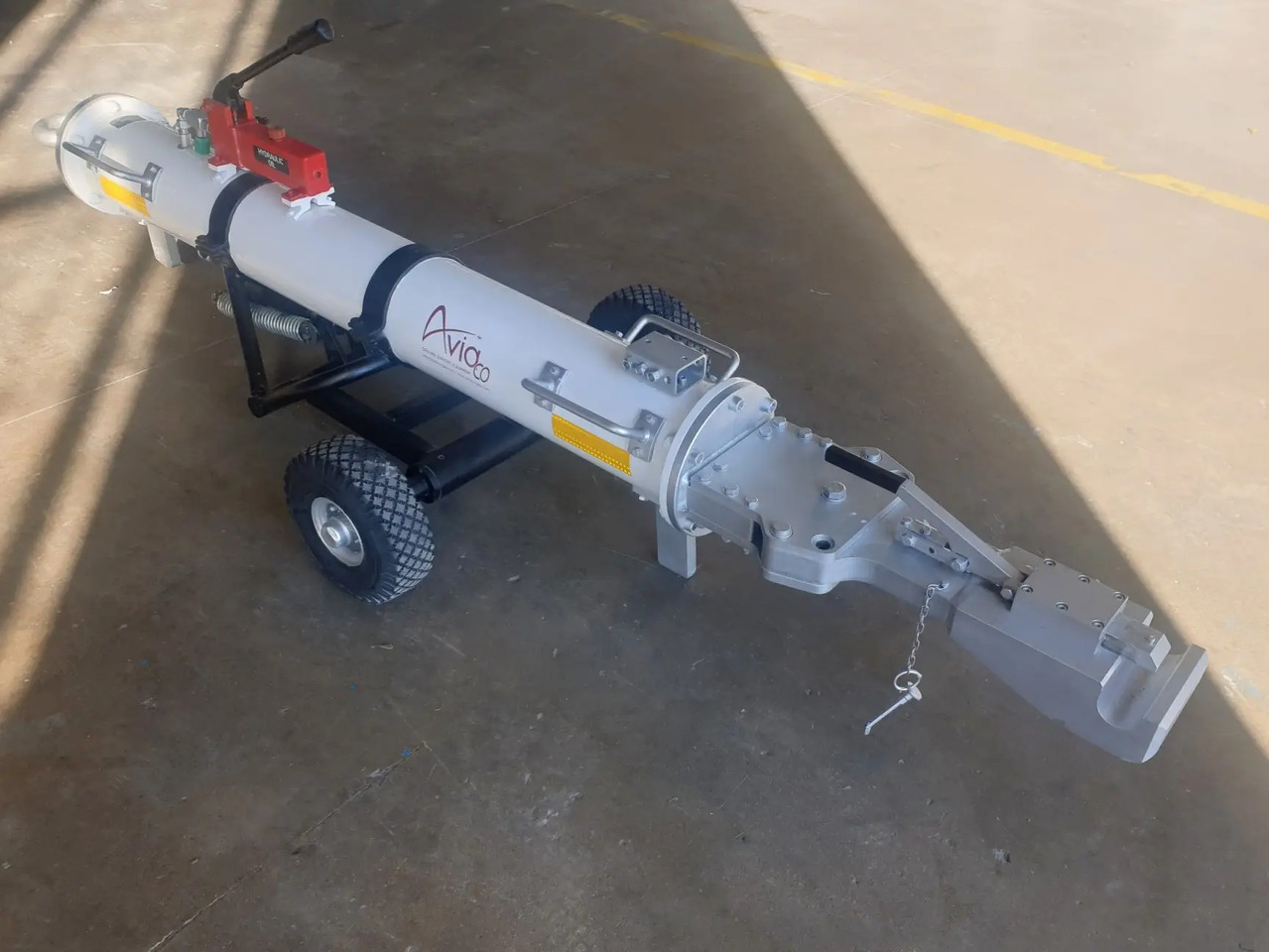 HYDRO TOWUNIV-4S - Zemes apkalpošanas iekārtas: foto 3 HYDRO TOWUNIV-4S - Zemes apkalpošanas iekārtas: foto 3