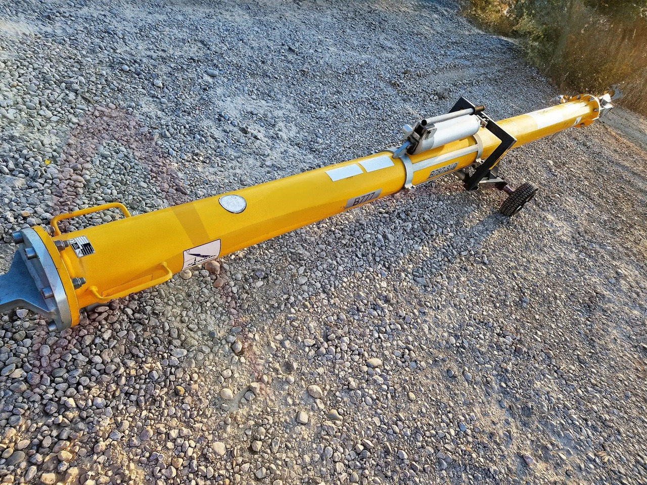 HYDRO TOWUNIV-5S20 - Zemes apkalpošanas iekārtas: foto 3 HYDRO TOWUNIV-5S20 - Zemes apkalpošanas iekārtas: foto 3