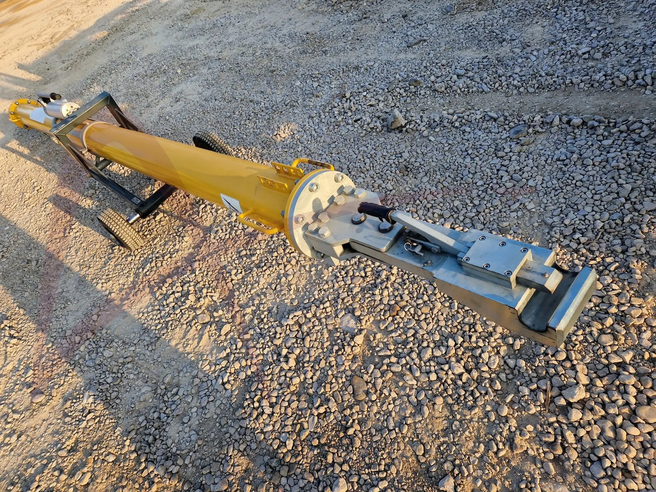 HYDRO TOWUNIV-5S20 - Zemes apkalpošanas iekārtas: foto 1 HYDRO TOWUNIV-5S20 - Zemes apkalpošanas iekārtas: foto 1