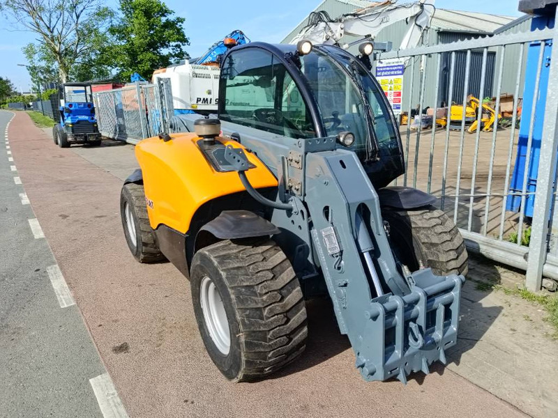 Giant 4548 Tendo verreiker 4,6 m 1,7 ton telehandler CE - Teleskopiskais iekrāvējs: foto 3 Giant 4548 Tendo verreiker 4,6 m 1,7 ton telehandler CE - Teleskopiskais iekrāvējs: foto 3