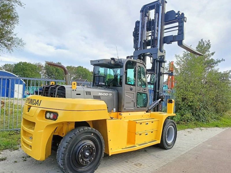 Hyundai 160 D-9 heftruck forklift stapler 16 ton CE - Dīzeļiekrāvējs: foto 2 Hyundai 160 D-9 heftruck forklift stapler 16 ton CE - Dīzeļiekrāvējs: foto 2