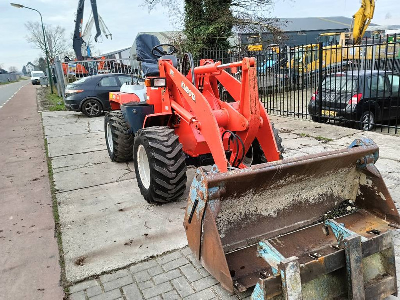 Kubota R 520 shovel wiellader loader lader met bak/vorken - Riteņu iekrāvējs: foto 4 Kubota R 520 shovel wiellader loader lader met bak/vorken - Riteņu iekrāvējs: foto 4