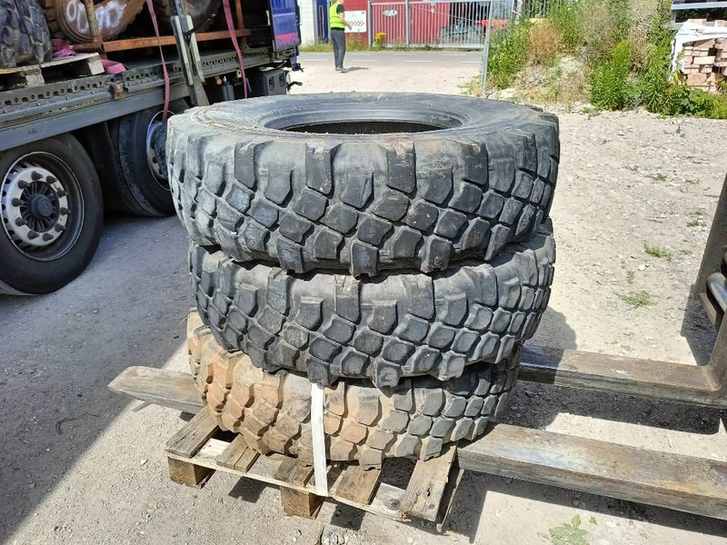 Michelin continental band 13R22.5 , 315/80R22.5 , 13R22,5 l - Riepas un diski - Celtniecības tehnika: foto 2 Michelin continental band 13R22.5 , 315/80R22.5 , 13R22,5 l - Riepas un diski - Celtniecības tehnika: foto 2