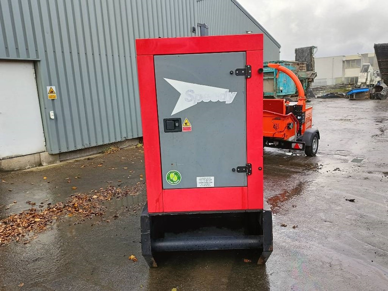 SDMO R220 C3 220 kva generator aggregaat 380V - Elektroģenerators: foto 5 SDMO R220 C3 220 kva generator aggregaat 380V - Elektroģenerators: foto 5