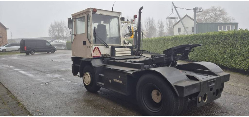 Terberg trt89 4x4 terminal trekker tractor port truck - Termināļa traktors: foto 5 Terberg trt89 4x4 terminal trekker tractor port truck - Termināļa traktors: foto 5