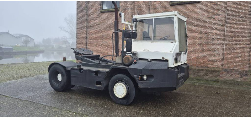 Terberg trt89 4x4 terminal trekker tractor port truck - Termināļa traktors: foto 1 Terberg trt89 4x4 terminal trekker tractor port truck - Termināļa traktors: foto 1