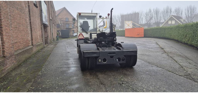Terberg trt89 4x4 terminal trekker tractor port truck - Termināļa traktors: foto 4 Terberg trt89 4x4 terminal trekker tractor port truck - Termināļa traktors: foto 4
