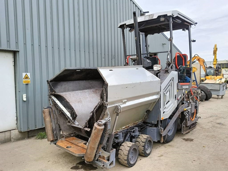 Volvo P 2870 D paver finisher asfaltmachine 2020 - Asfalta klājējs: foto 2 Volvo P 2870 D paver finisher asfaltmachine 2020 - Asfalta klājējs: foto 2