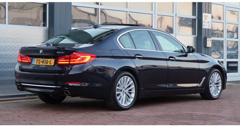 BMW 5 Serie 520i High Executive SCHUIFDAK/ NAPPA-LEDER/ ACC/ HEAD-UP/ H&K / ETC. - Sedans: foto 4 BMW 5 Serie 520i High Executive SCHUIFDAK/ NAPPA-LEDER/ ACC/ HEAD-UP/ H&K / ETC. - Sedans: foto 4