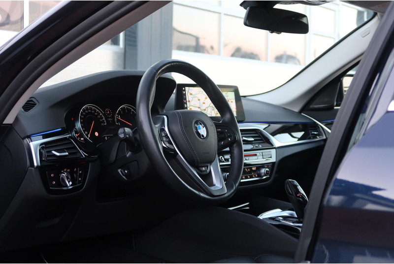 BMW 5 Serie 520i High Executive SCHUIFDAK/ NAPPA-LEDER/ ACC/ HEAD-UP/ H&K / ETC. - Sedans: foto 2 BMW 5 Serie 520i High Executive SCHUIFDAK/ NAPPA-LEDER/ ACC/ HEAD-UP/ H&K / ETC. - Sedans: foto 2