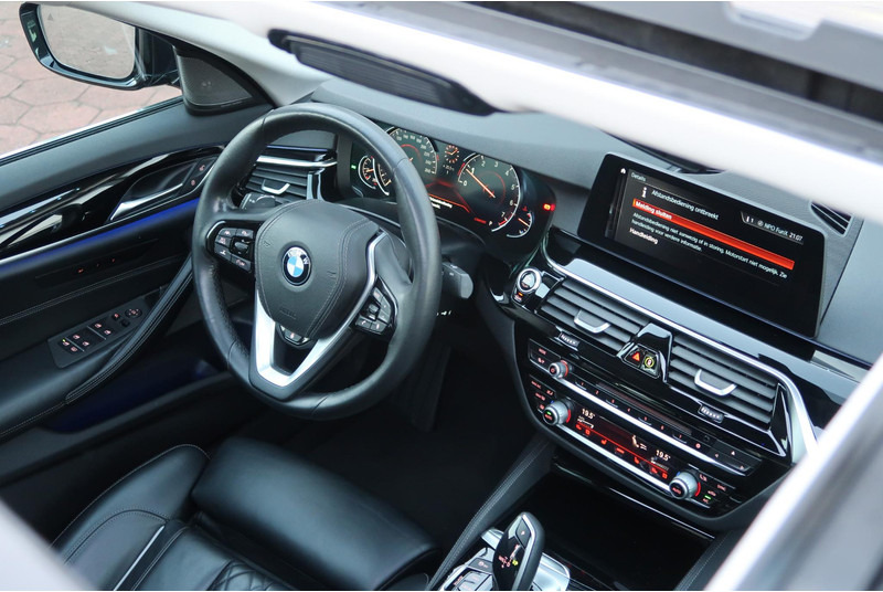 BMW 5 Serie 520i High Executive SCHUIFDAK/ NAPPA-LEDER/ ACC/ HEAD-UP/ H&K / ETC. - Sedans: foto 5 BMW 5 Serie 520i High Executive SCHUIFDAK/ NAPPA-LEDER/ ACC/ HEAD-UP/ H&K / ETC. - Sedans: foto 5