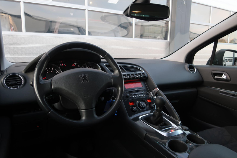 Peugeot 3008 1.6 VTi Première CRUISE/ PANO/ CLIMA/ HEAD-UP/ ETC. - Vieglā automašīna: foto 2 Peugeot 3008 1.6 VTi Première CRUISE/ PANO/ CLIMA/ HEAD-UP/ ETC. - Vieglā automašīna: foto 2