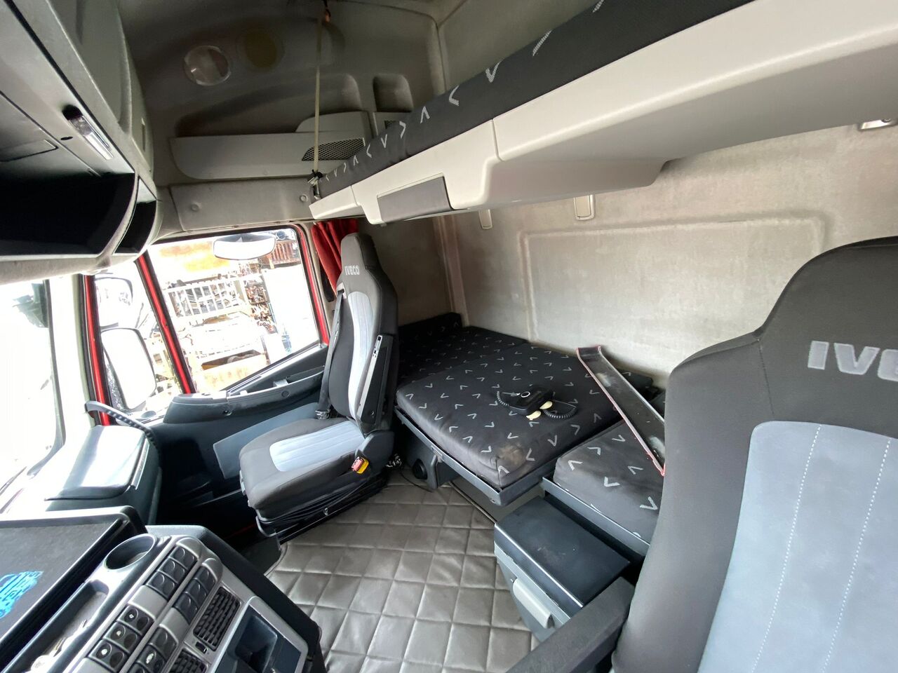 IVECO STRALIS 450 EURO5 AUTOMATIK - Vilcējs: foto 4 IVECO STRALIS 450 EURO5 AUTOMATIK - Vilcējs: foto 4