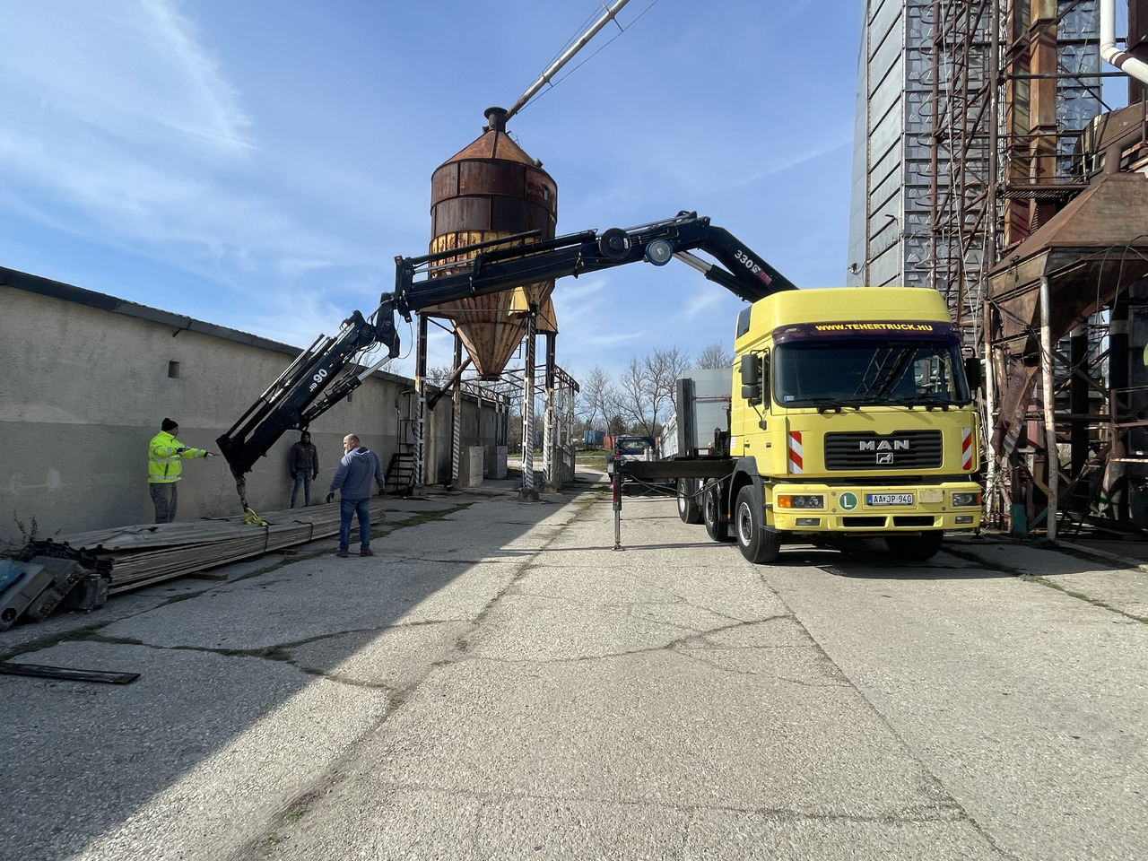 MAN F2000 413 6x2 Manual CRANE Hiab 330+jib 90 21m - Vilcējs: foto 2 MAN F2000 413 6x2 Manual CRANE Hiab 330+jib 90 21m - Vilcējs: foto 2