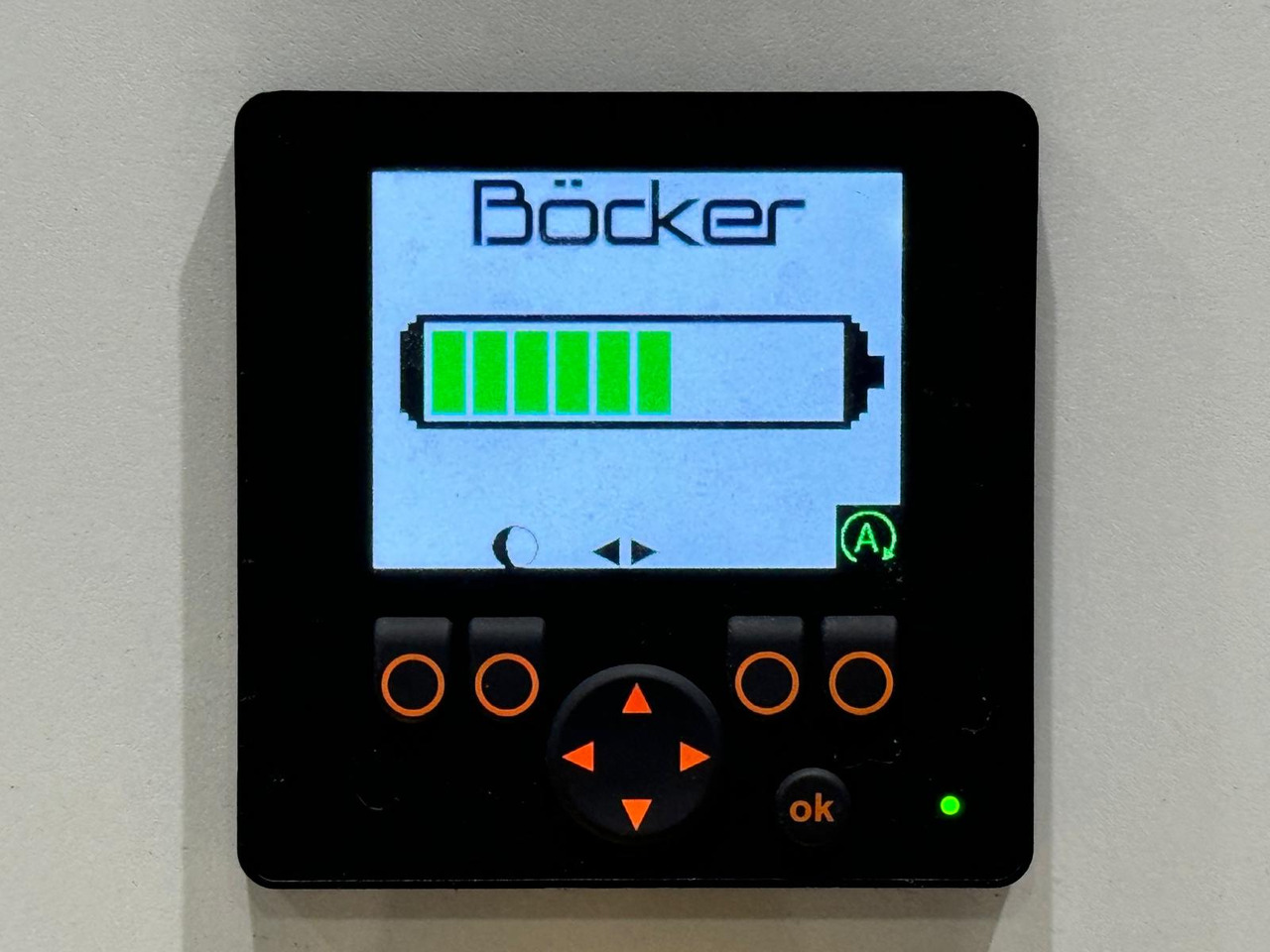 Bocker AHK 36e - Mini celtnis: foto 2 Bocker AHK 36e - Mini celtnis: foto 2